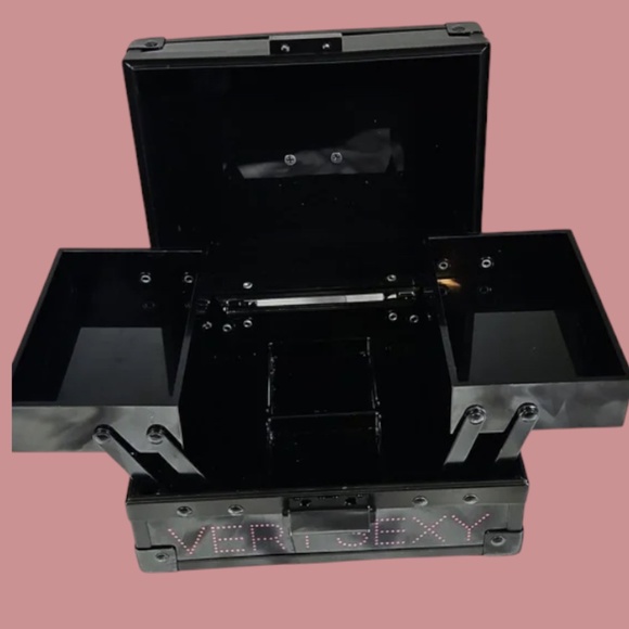 Victoria's Secret VERY SEXY Makeup / Jewelry Case Filled with NEW Makeup - Picture 2 of 10